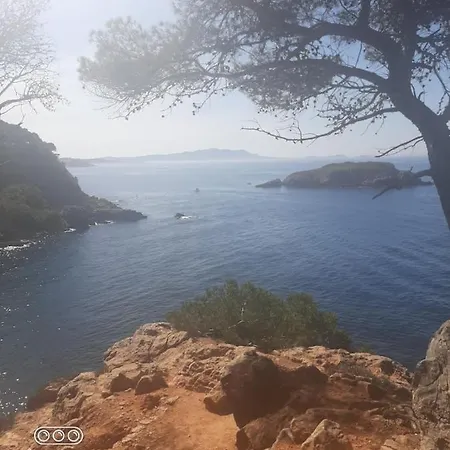 Securisee Pres Des Lecques 招待所 3*