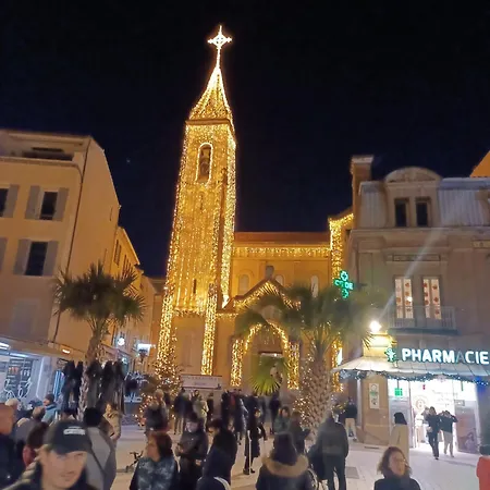 Securisee Pres Des Lecques 招待所 3*